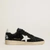 Ball Star da donna in pelle scamosciata nera con borchie e stella in pelle bianca