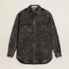 Camicia da donna in denim nero con motivo floreale tono su tono