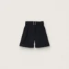 Pantaloncini da donna in gabardina di lana nera con cintura in vita