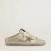 Super-Star Sabot in pelle laminata platino con stella in pelle scamosciata beige