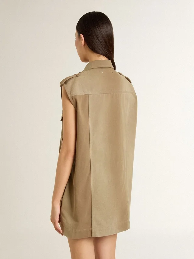 Abito camicia da donna in denim color sabbia con dettagli militari