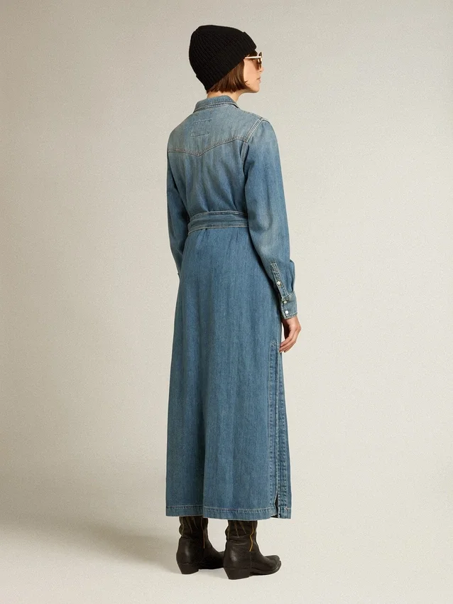 Abito camicia da donna in denim con cintura