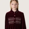 Abito da bambina bordeaux effetto velluto con ricamo sul davanti