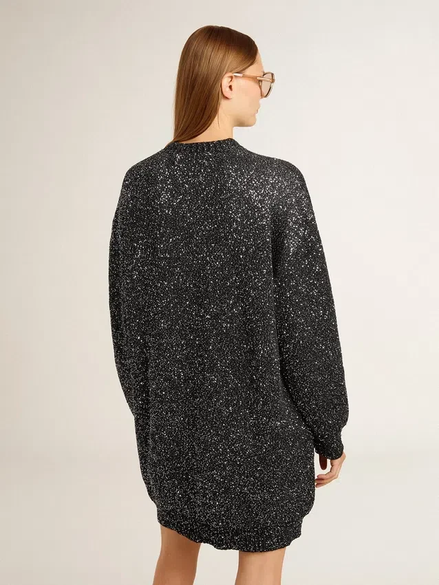 Abito da donna nero a girocollo con paillettes argentate su tutta la superficie