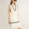 Abito gilet da donna in cotone bianco invecchiato con bordi a costine blu scuro e cristalli