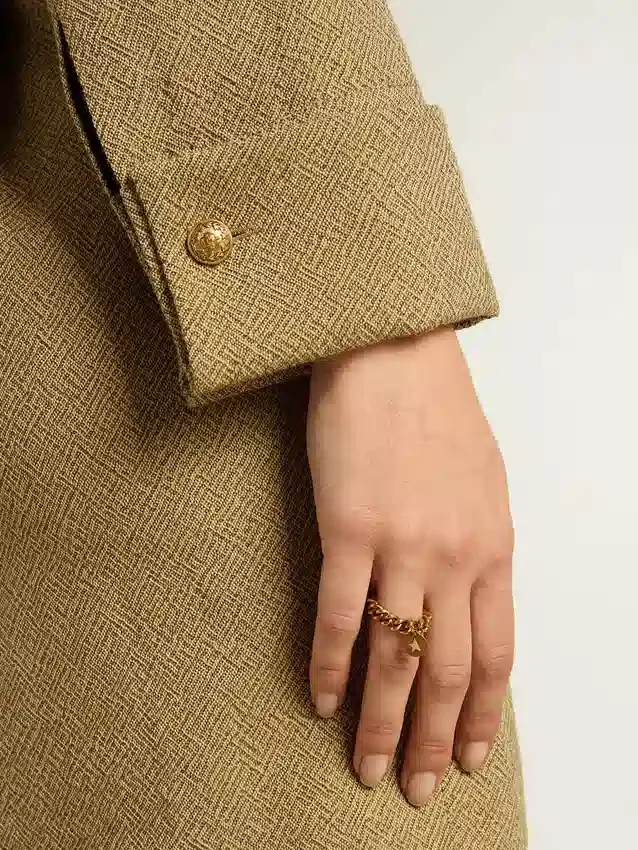 Anello color oro antico con maglie flessibili