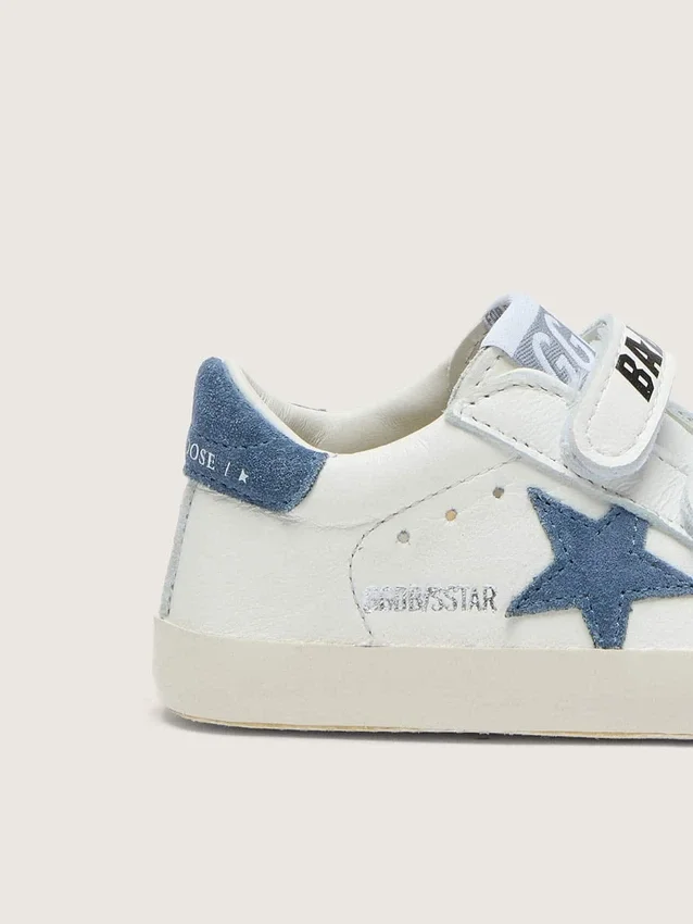 Baby Old School in pelle bianca con stella in pelle scamosciata blu denim
