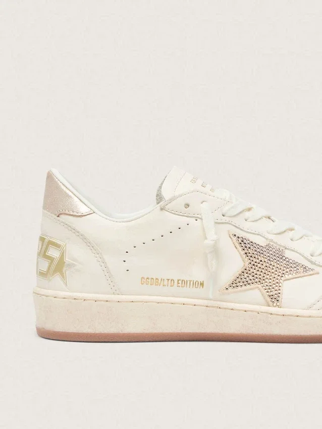 Ball Star da donna in pelle bianca con stella di cristallo e linguetta metallica sul tallone