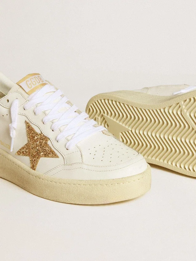Ball Star da donna in pelle bianca con stella glitterata dorata e linguetta sul tallone glitterata nera