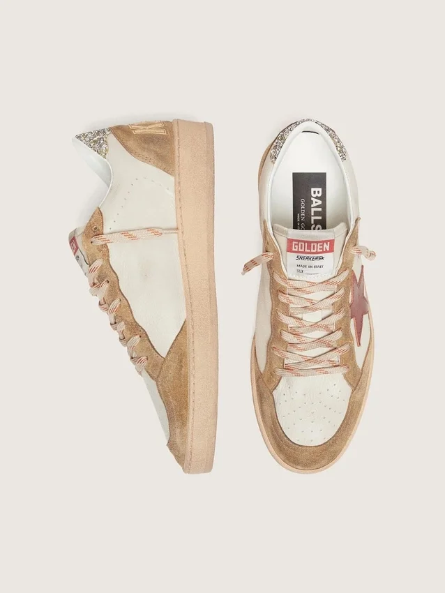 Ball Star da donna in pelle color crema con stella in pelle rosso mattone e inserti in pelle scamosciata
