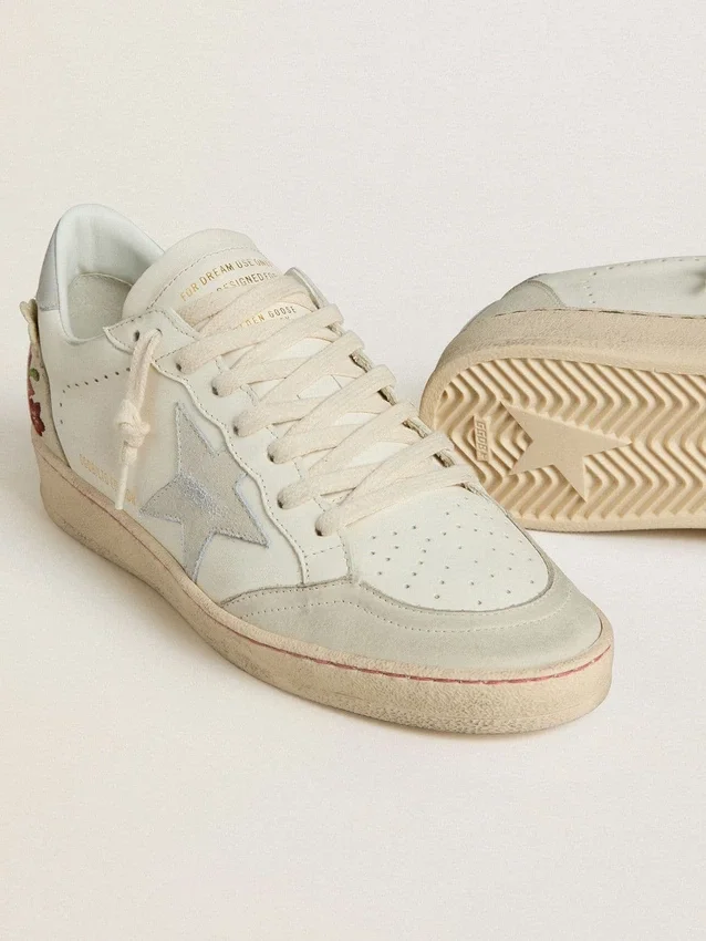 Ball Star da donna in pelle con stella in pelle scamosciata platino e ricami floreali multicolori