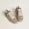 Ball Star da donna in pelle scamosciata beige con stella in pelle metallizzata dorata e scritte in perline