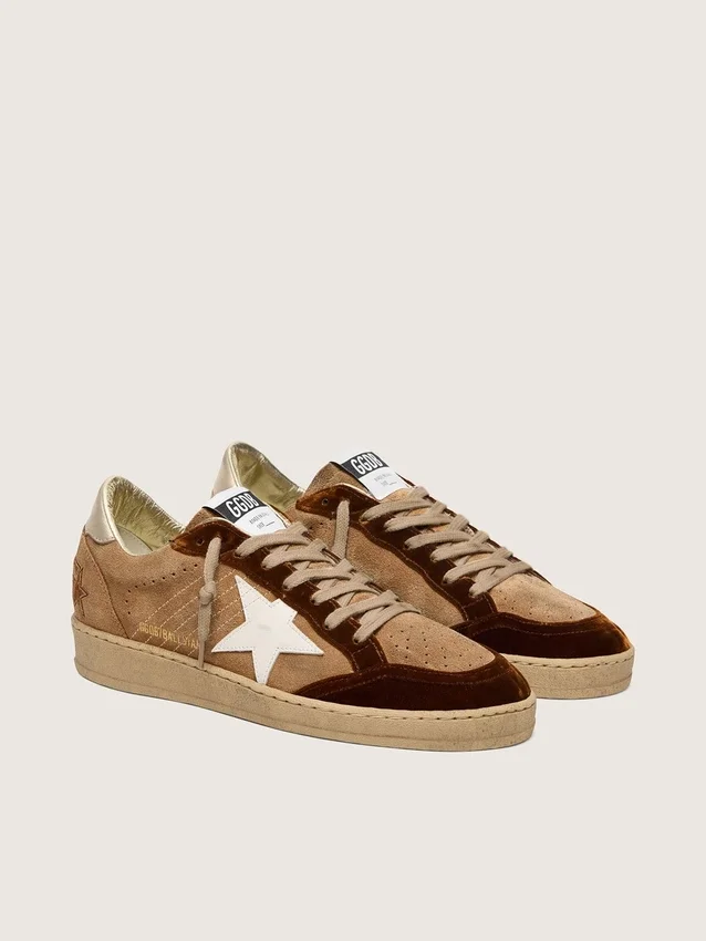 Ball Star da donna in pelle scamosciata color tabacco con stella in pelle bianca e inserti in velluto color cognac