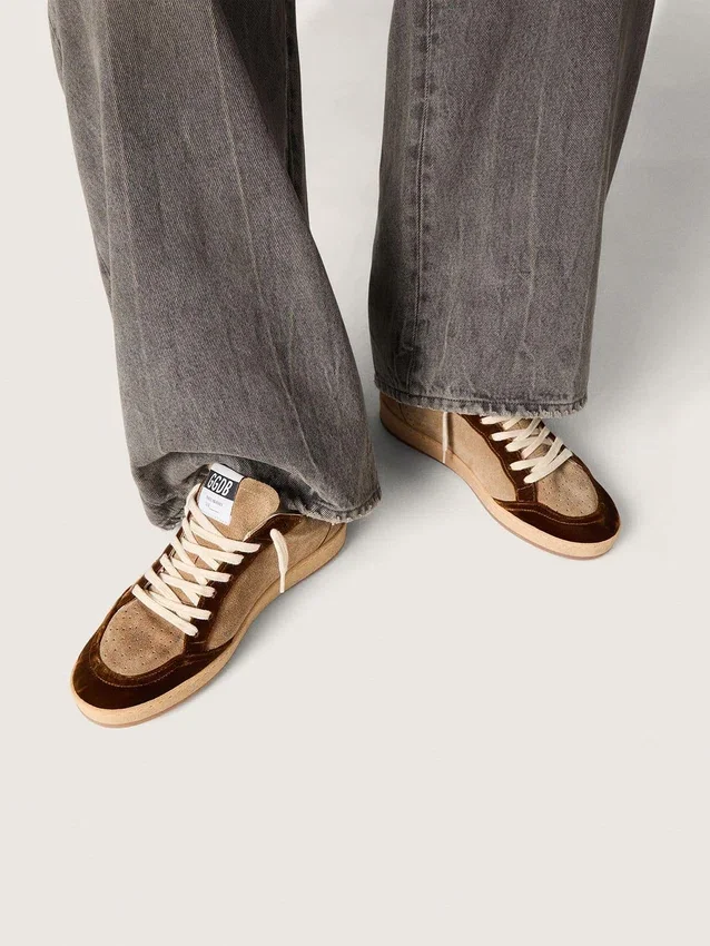 Ball Star da donna in pelle scamosciata color tabacco con stella in pelle bianca e inserti in velluto color cognac