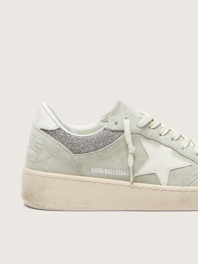 Ball Star da donna in pelle scamosciata grigio chiaro con inserti a forma di stella e glitter