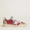 Ball Star da donna in pelle scamosciata rossa con stella in pelle scamosciata bianca effetto craquelé e linguetta sul tallone in pelle platino