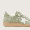 Ball Star da donna in pelle scamosciata verde salvia con stella in pelle bianca e ricamo floreale Swarovski tono su tono