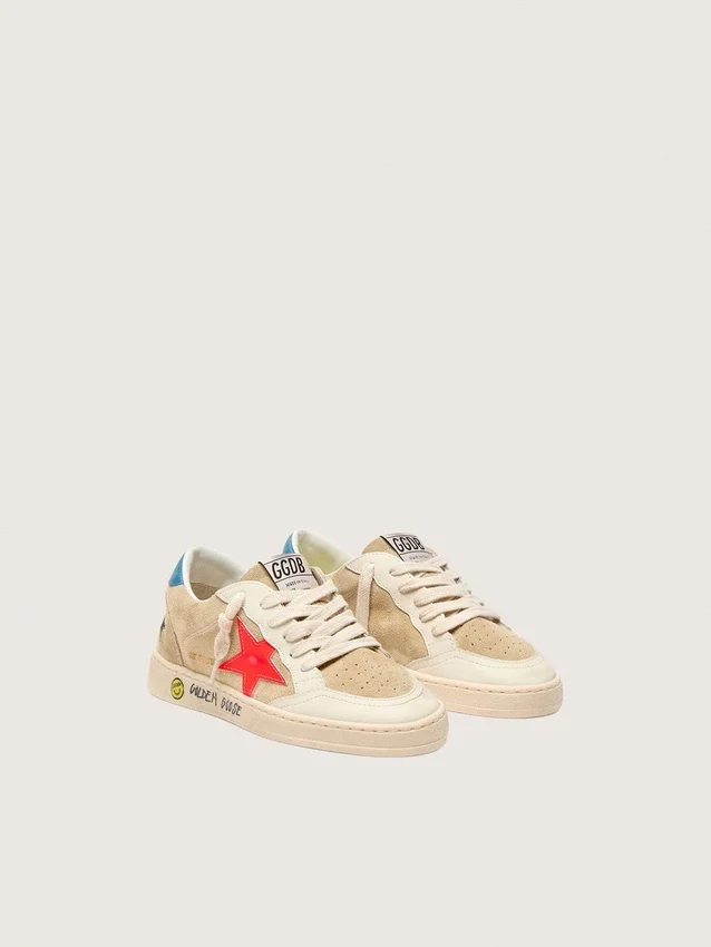 Ball Star Junior in pelle scamosciata beige con stella rossa e linguetta sul tallone azzurra