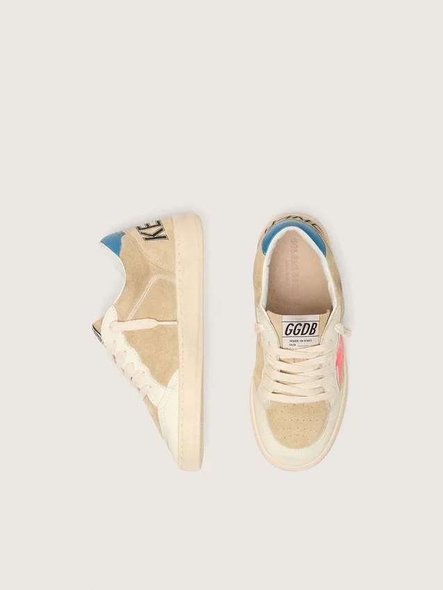 Ball Star Junior in pelle scamosciata beige con stella rossa e linguetta sul tallone azzurra