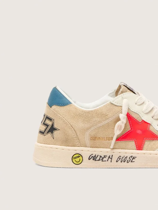Ball Star Junior in pelle scamosciata beige con stella rossa e linguetta sul tallone azzurra