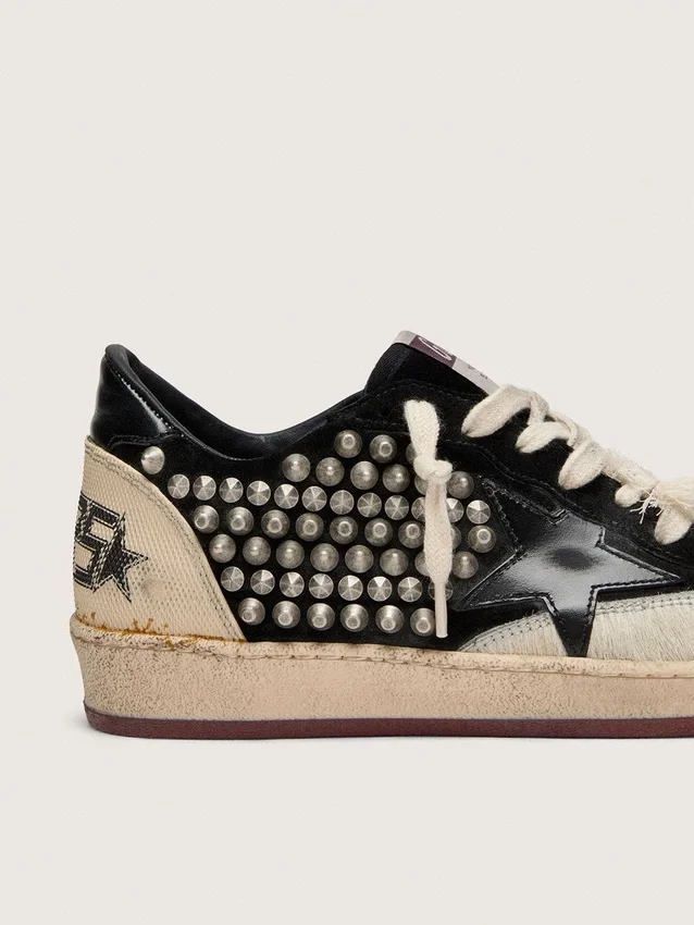 Ball Star LAB da donna in pelle scamosciata nera con borchie e stella in pelle nera lucida
