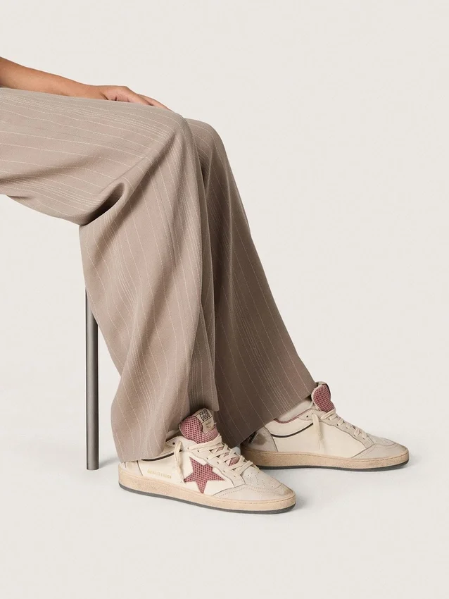 Ball Star LTD da donna in pelle beige con stella in rete rosa e linguetta sul tallone in pelle blu