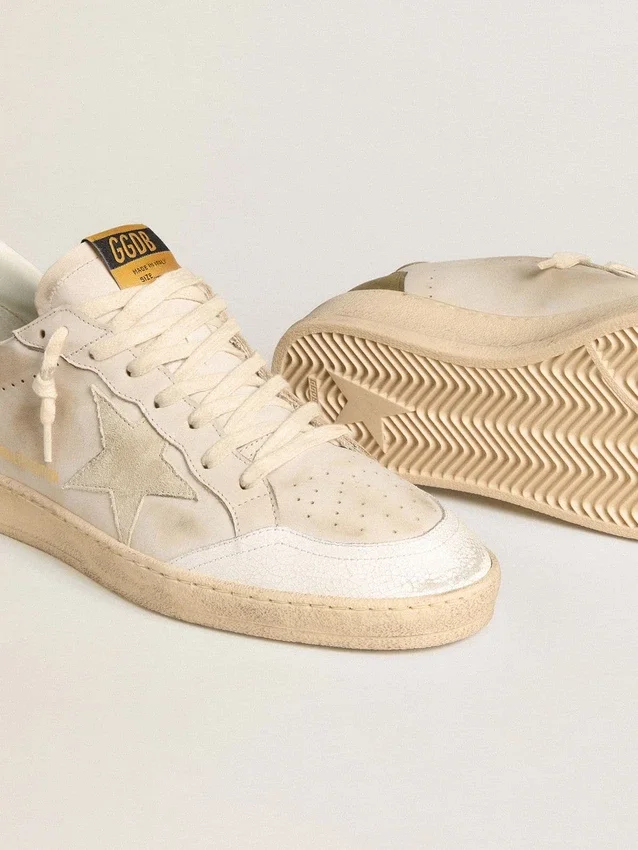 Ball Star LTD da uomo con stella in pelle scamosciata beige e linguetta sul tallone in pelle laminata platino