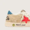 Ball Star Young in pelle scamosciata beige con stella rossa e linguetta sul tallone azzurra