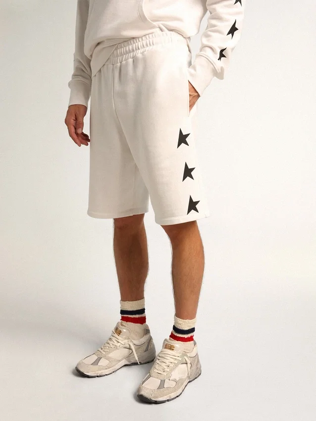 Bermuda da uomo bianchi vintage con stelle nere a contrasto