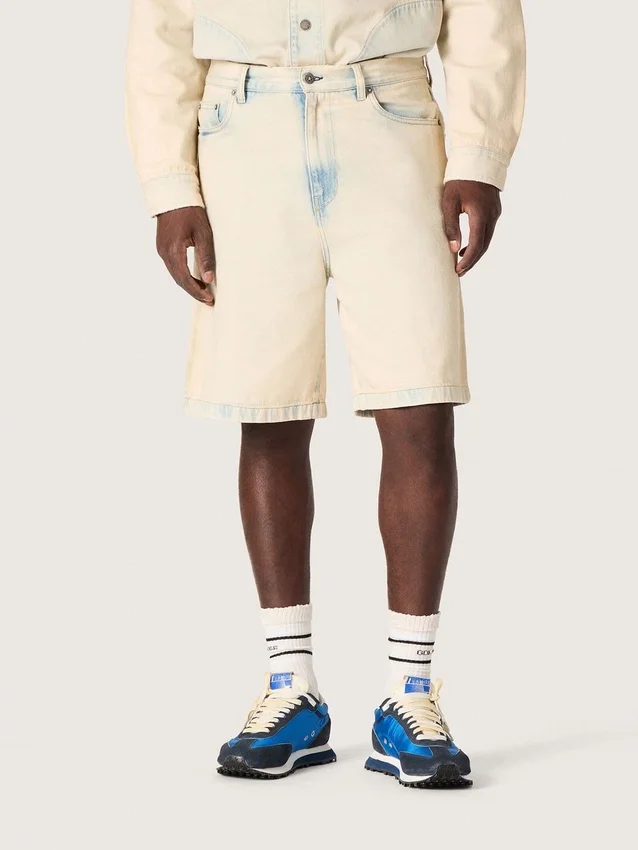 Bermuda da uomo in denim color sabbia chiaro