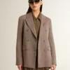 Blazer da donna doppiopetto in misto lana beige a motivo chevron