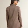 Blazer da donna doppiopetto in misto lana beige a motivo chevron
