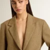 Blazer da donna monopetto in tessuto a spina di pesce color sabbia