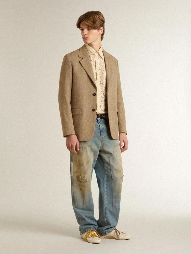 Blazer da uomo monopetto in misto lino con motivo a chevron color sabbia.