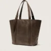 Borsa 24/7 East West in pelle marrone scuro effetto invecchiato