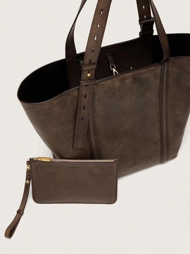 Borsa 24/7 East West in pelle marrone scuro effetto invecchiato