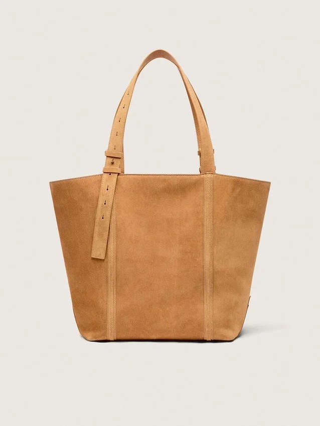 Borsa 24/7 East West in pelle scamosciata color cammello con frange
