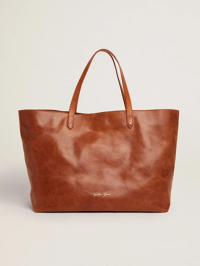 Borsa Pasadena in pelle martellata lucida color cuoio con logo dorato sul davanti