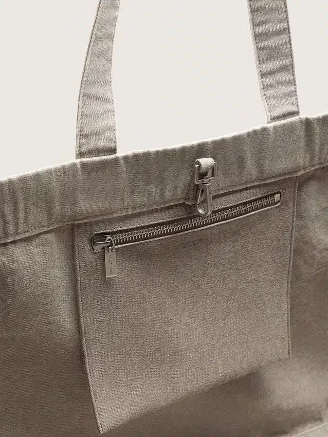 Borsa tote in tela antracite con ricami e dettagli in argento anticato