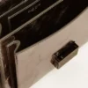 Borsa Venezia in pelle metallizzata grigio antracite con dettagli neri
