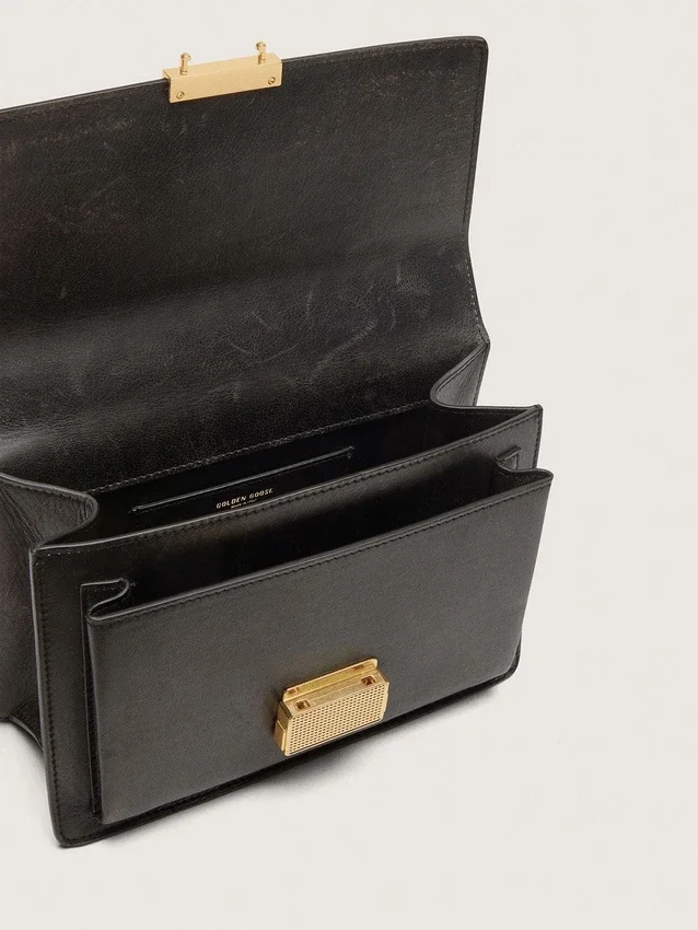 Borsa Venezia in pelle nera invecchiata con dettagli dorati