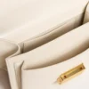 Borsa Venezia piccola in pelle a doghe color burro con sciarpa intrecciata