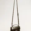 Borsa Venezia piccola in pelle nera metallizzata con dettagli neri