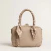 Borsa Vita in pelle color taupe con dettagli dorati