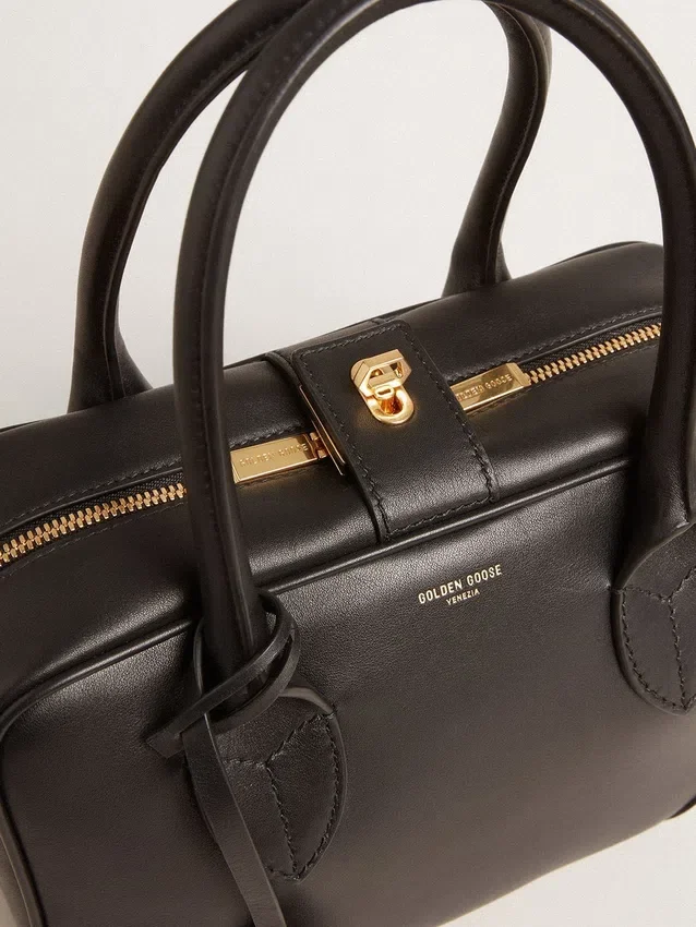 Borsa Vita in pelle liscia nera con dettagli dorati
