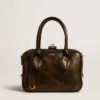 Borsa Vita in pelle nera invecchiata con dettagli dorati