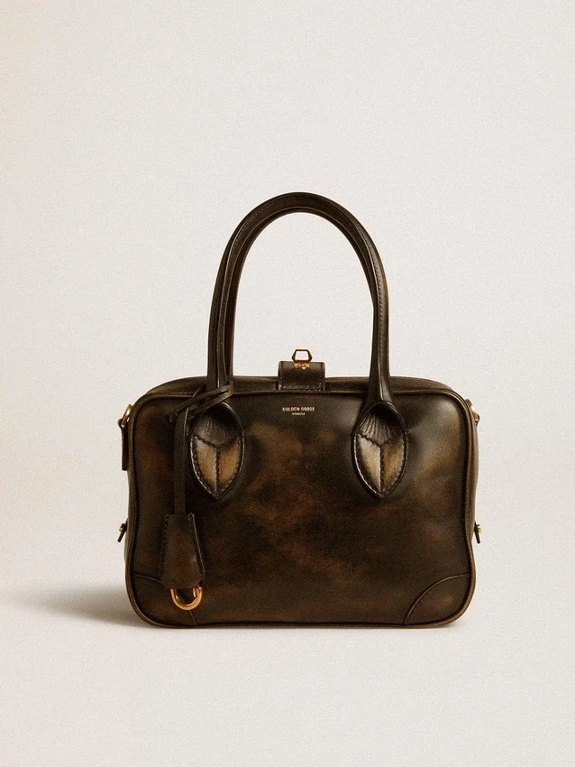 Borsa Vita in pelle nera invecchiata con dettagli dorati