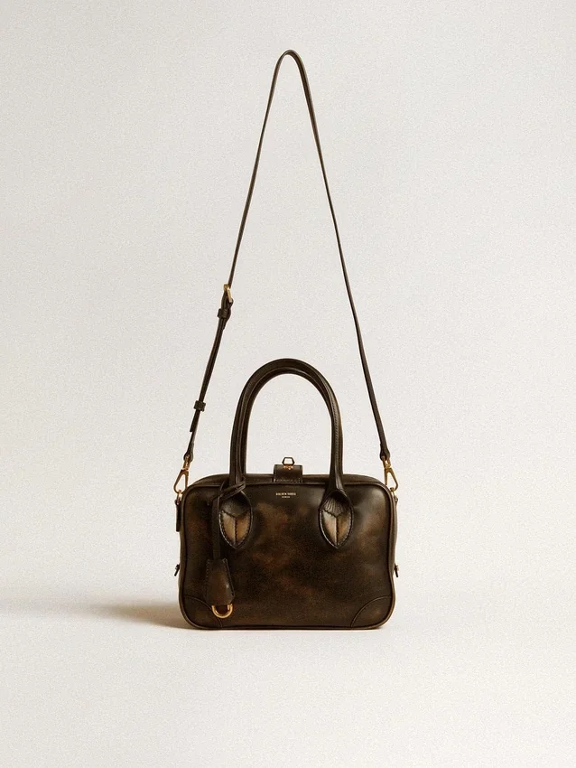 Borsa Vita in pelle nera invecchiata con dettagli dorati