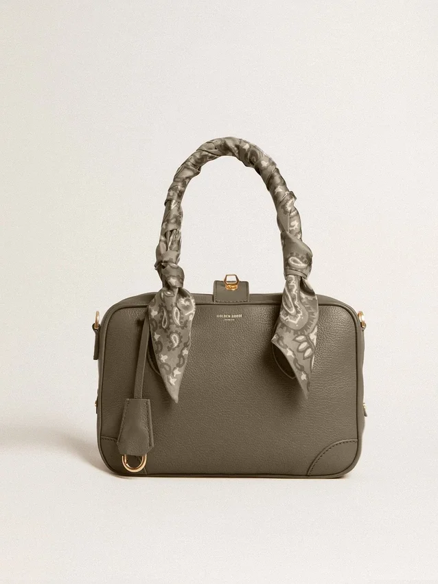 Borsa Vita in pelle verde salvia con dettagli dorati