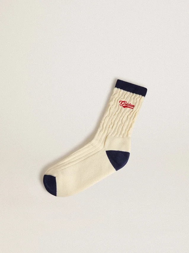 Calzini a costine color crema con dettagli blu navy e logo rosso